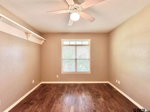 19390 Sandhill Lane, Flint, TX 75762