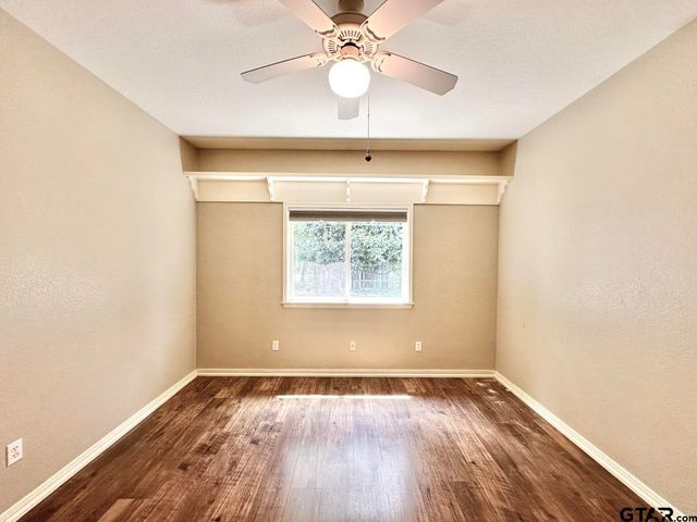 19390 Sandhill Lane, Flint, TX 75762