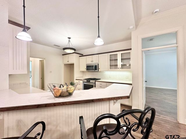 19390 Sandhill Lane, Flint, TX 75762