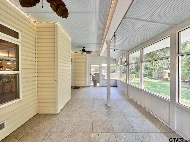 19390 Sandhill Lane, Flint, TX 75762