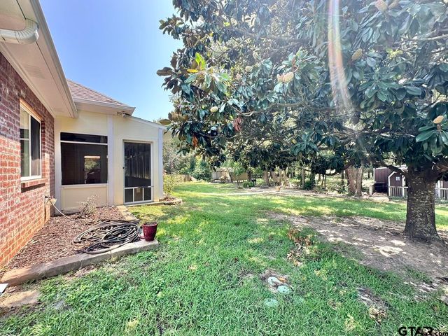 19390 Sandhill Lane, Flint, TX 75762