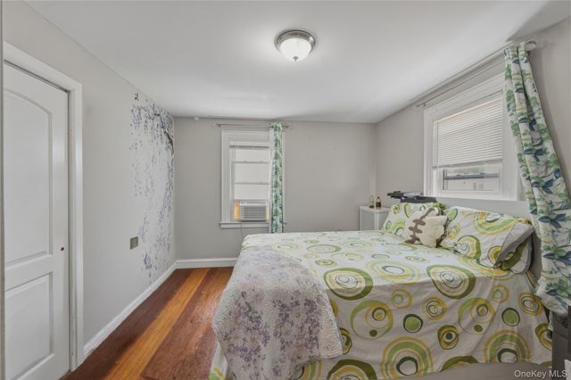 11932 195th Street, Saint Albans, NY 11412