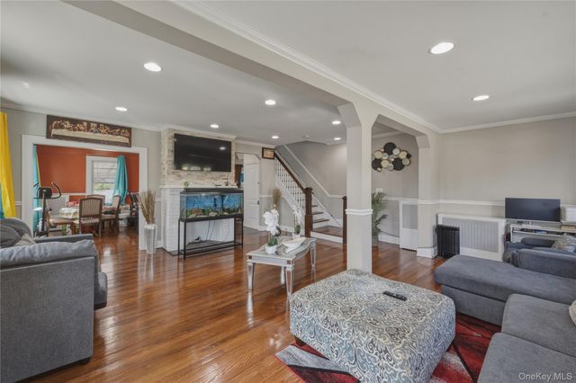 11932 195th Street, Saint Albans, NY 11412