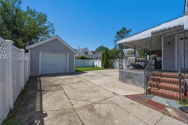 11932 195th Street, Saint Albans, NY 11412