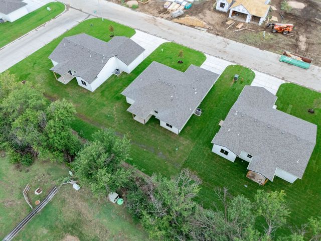 525 E Elmwood St, Park City, KS 67147