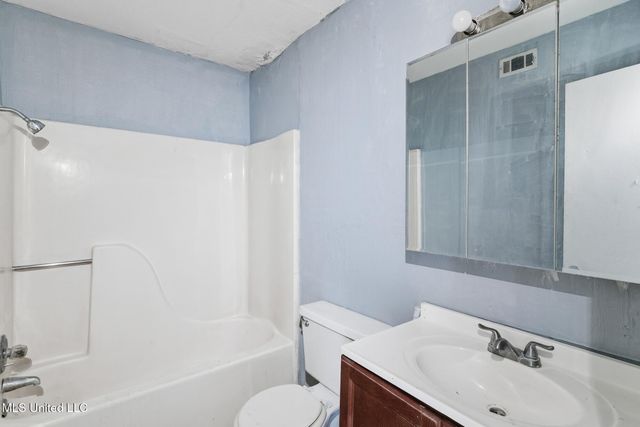 105 Hardwood Court, Hattiesburg, MS 39401