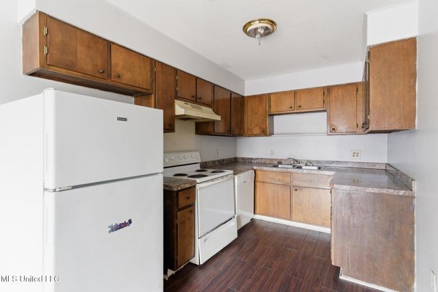 105 Hardwood Court, Hattiesburg, MS 39401