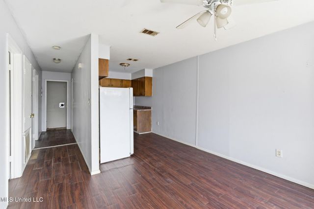 105 Hardwood Court, Hattiesburg, MS 39401