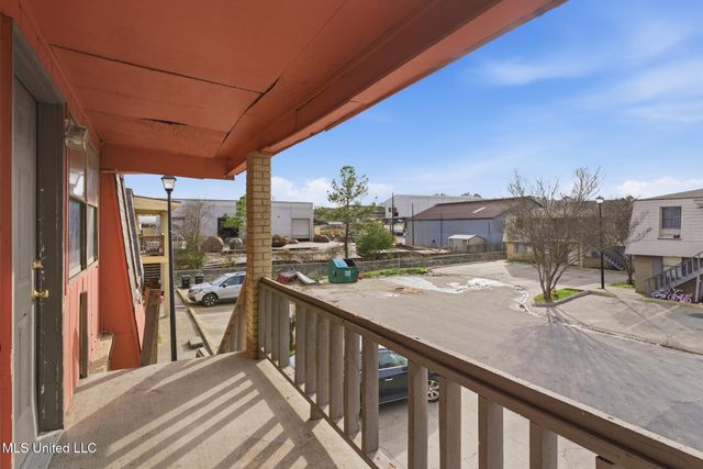 105 Hardwood Court, Hattiesburg, MS 39401