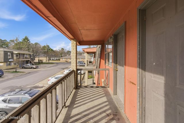 105 Hardwood Court, Hattiesburg, MS 39401