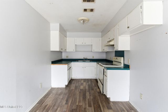 105 Hardwood Court, Hattiesburg, MS 39401