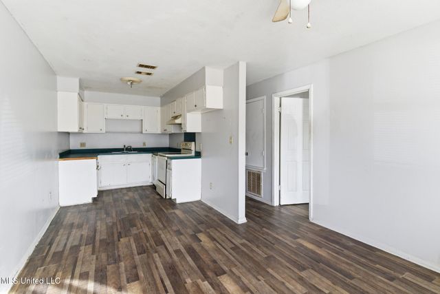 105 Hardwood Court, Hattiesburg, MS 39401