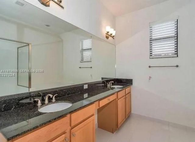 965 NE 193rd Ter 965, Miami, FL 33179