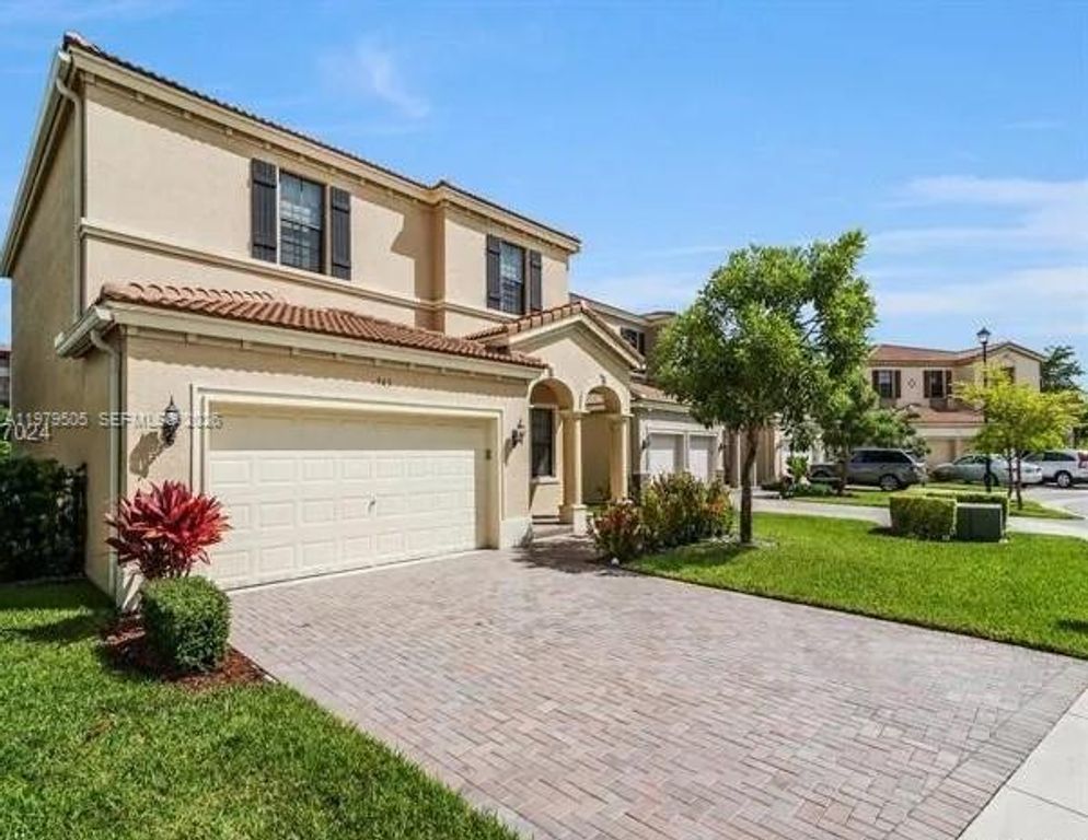 965 NE 193rd Ter 965, Miami, FL 33179