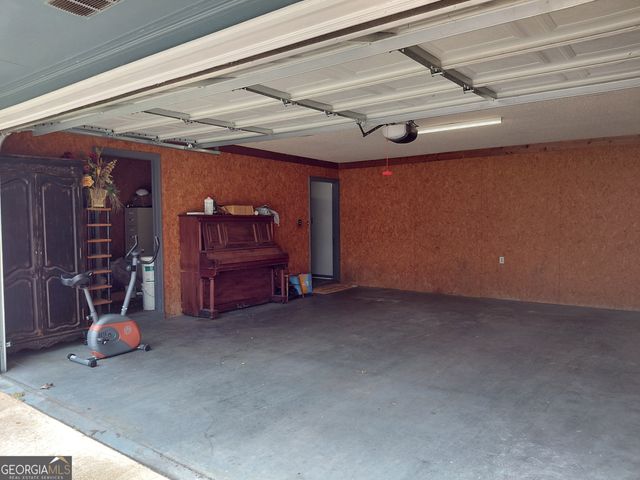 7396 Knoxville Road, Lizella, GA 31052