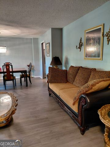 7396 Knoxville Road, Lizella, GA 31052