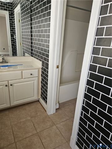 4897 Kings Pond Pl, New Kent, VA 23140