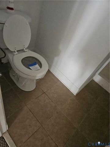 4897 Kings Pond Pl, New Kent, VA 23140