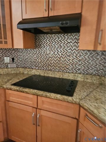 4897 Kings Pond Pl, New Kent, VA 23140