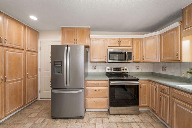 15248 PINE TERRACE Drive, Council Bluffs, IA 51503