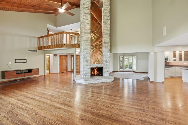 732 Royal Dublin Lane, Dyer, IN 46311