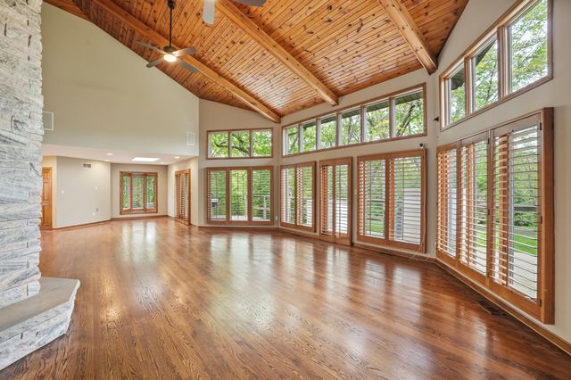 732 Royal Dublin Lane, Dyer, IN 46311