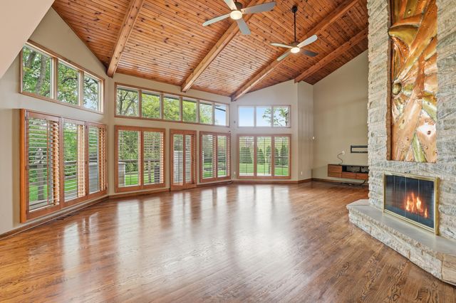 732 Royal Dublin Lane, Dyer, IN 46311