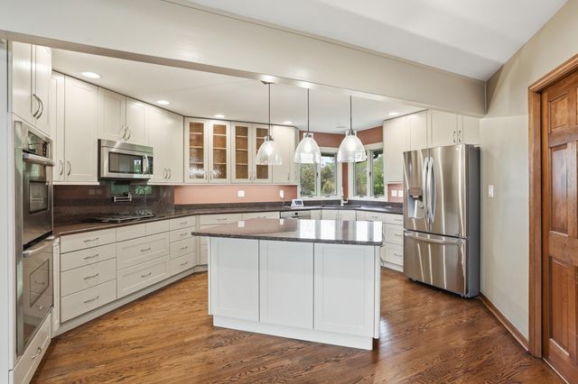 732 Royal Dublin Lane, Dyer, IN 46311