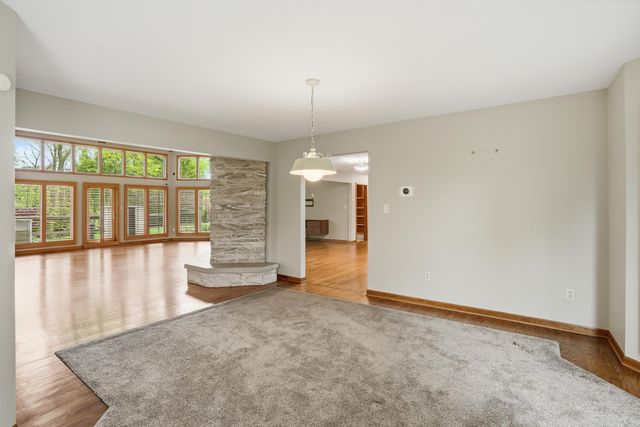 732 Royal Dublin Lane, Dyer, IN 46311
