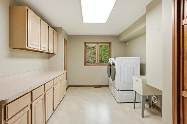 732 Royal Dublin Lane, Dyer, IN 46311