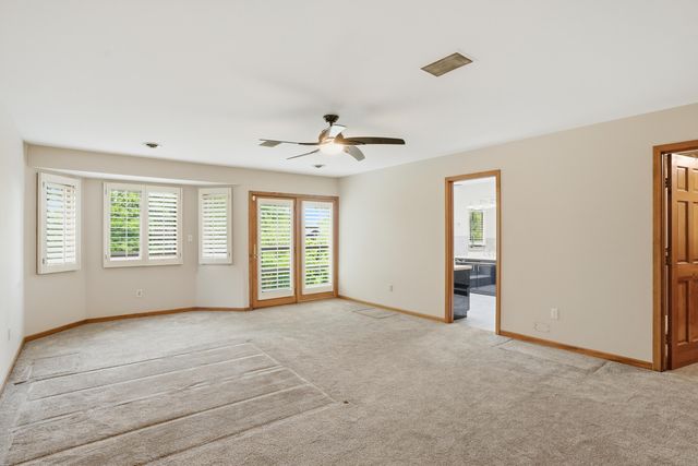 732 Royal Dublin Lane, Dyer, IN 46311