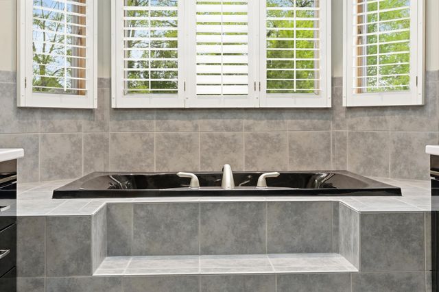 732 Royal Dublin Lane, Dyer, IN 46311