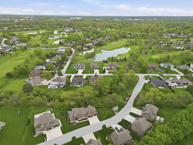 732 Royal Dublin Lane, Dyer, IN 46311