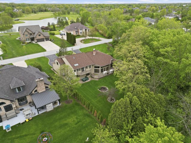 732 Royal Dublin Lane, Dyer, IN 46311