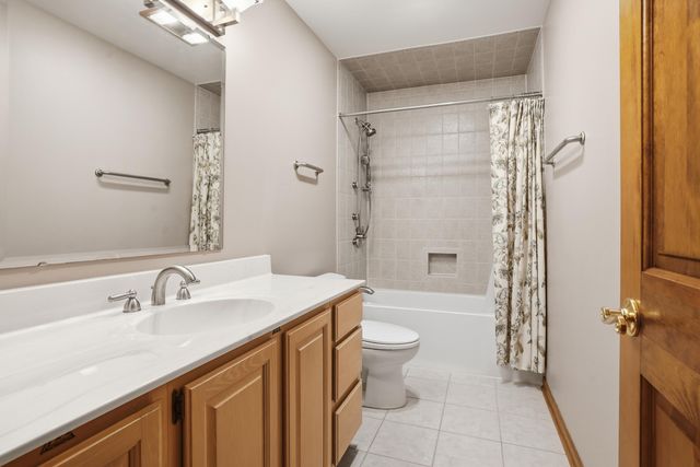 732 Royal Dublin Lane, Dyer, IN 46311