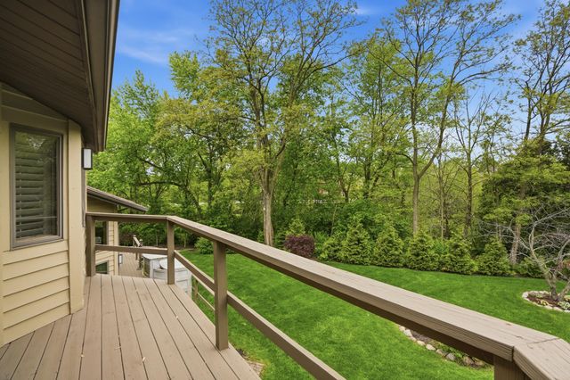 732 Royal Dublin Lane, Dyer, IN 46311