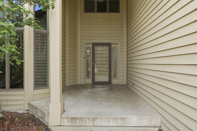732 Royal Dublin Lane, Dyer, IN 46311