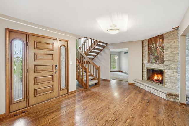 732 Royal Dublin Lane, Dyer, IN 46311