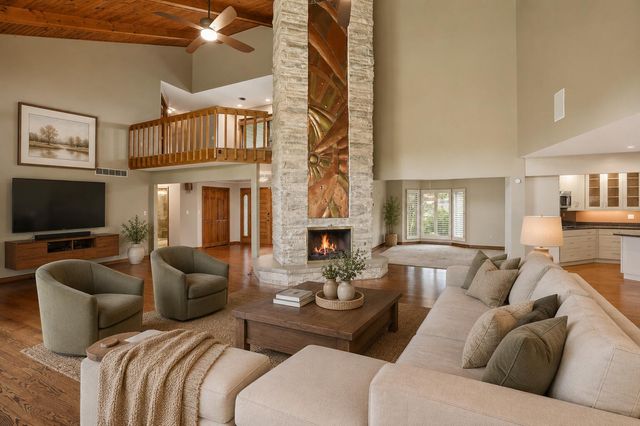 732 Royal Dublin Lane, Dyer, IN 46311