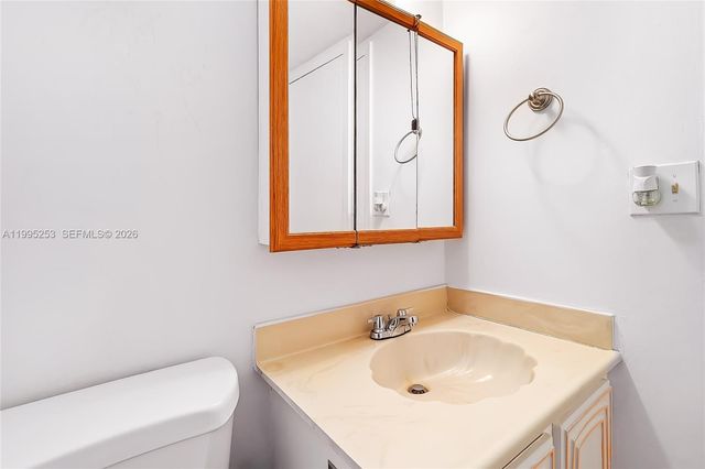 800 Parkview Dr 901, Hallandale Beach, FL 33009