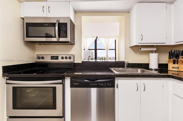 800 Parkview Dr 901, Hallandale Beach, FL 33009