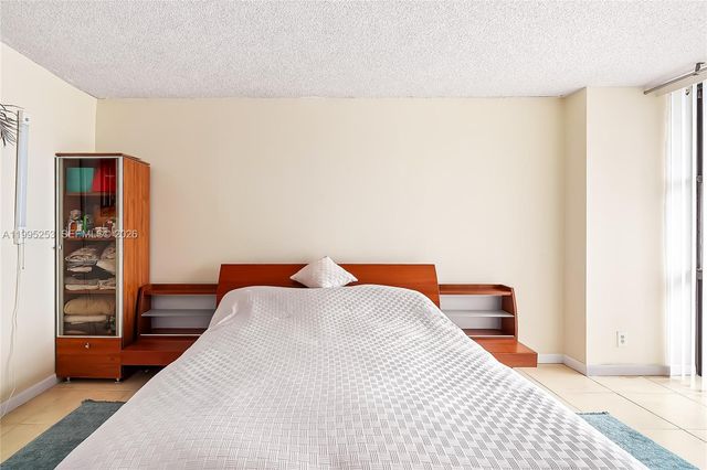 800 Parkview Dr 901, Hallandale Beach, FL 33009