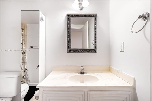 800 Parkview Dr 901, Hallandale Beach, FL 33009