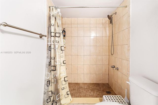 800 Parkview Dr 901, Hallandale Beach, FL 33009