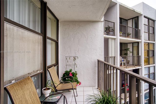 800 Parkview Dr 901, Hallandale Beach, FL 33009