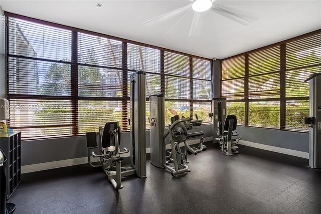 800 Parkview Dr 901, Hallandale Beach, FL 33009