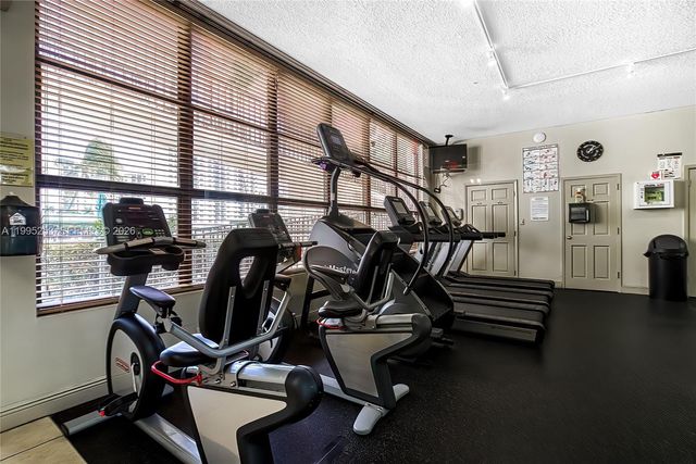 800 Parkview Dr 901, Hallandale Beach, FL 33009