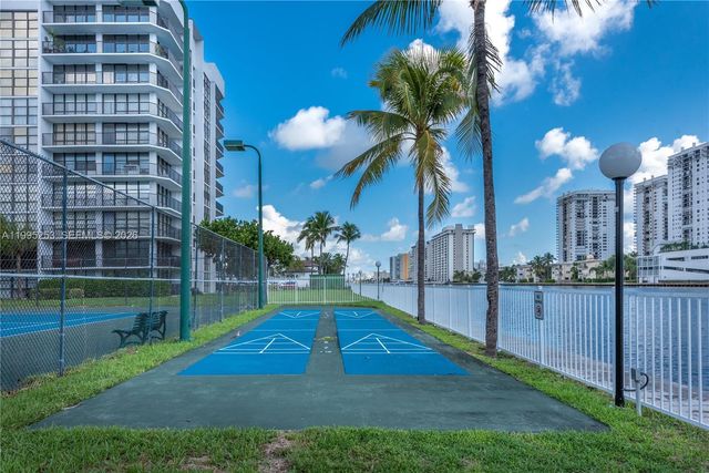 800 Parkview Dr 901, Hallandale Beach, FL 33009