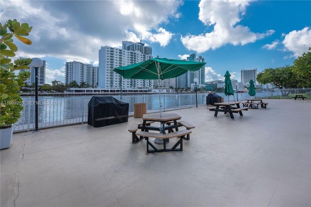 800 Parkview Dr 901, Hallandale Beach, FL 33009