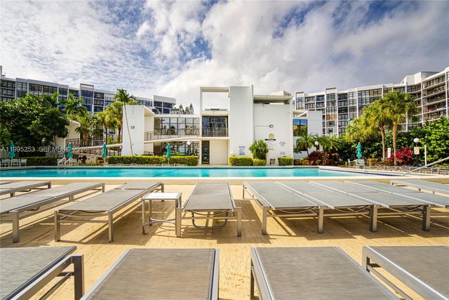 800 Parkview Dr 901, Hallandale Beach, FL 33009